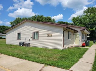 2423 W 4th St #1, Cedar Falls, IA 50613