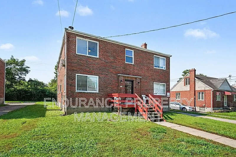 2 bed, 1.0 bath, 800 sqft, $999 — Photo 2