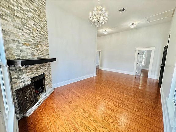 5th image of 1017 E 19th Ave