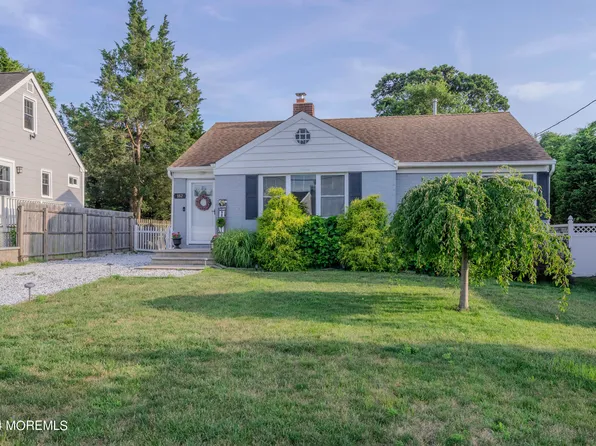 182 Riverside Drive N, Brick, NJ 08724