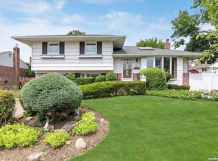 44 Eileen Ave, Plainview, NY 11803