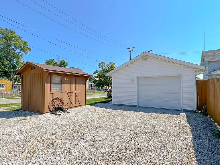 681 Maple Ave — Photo 12