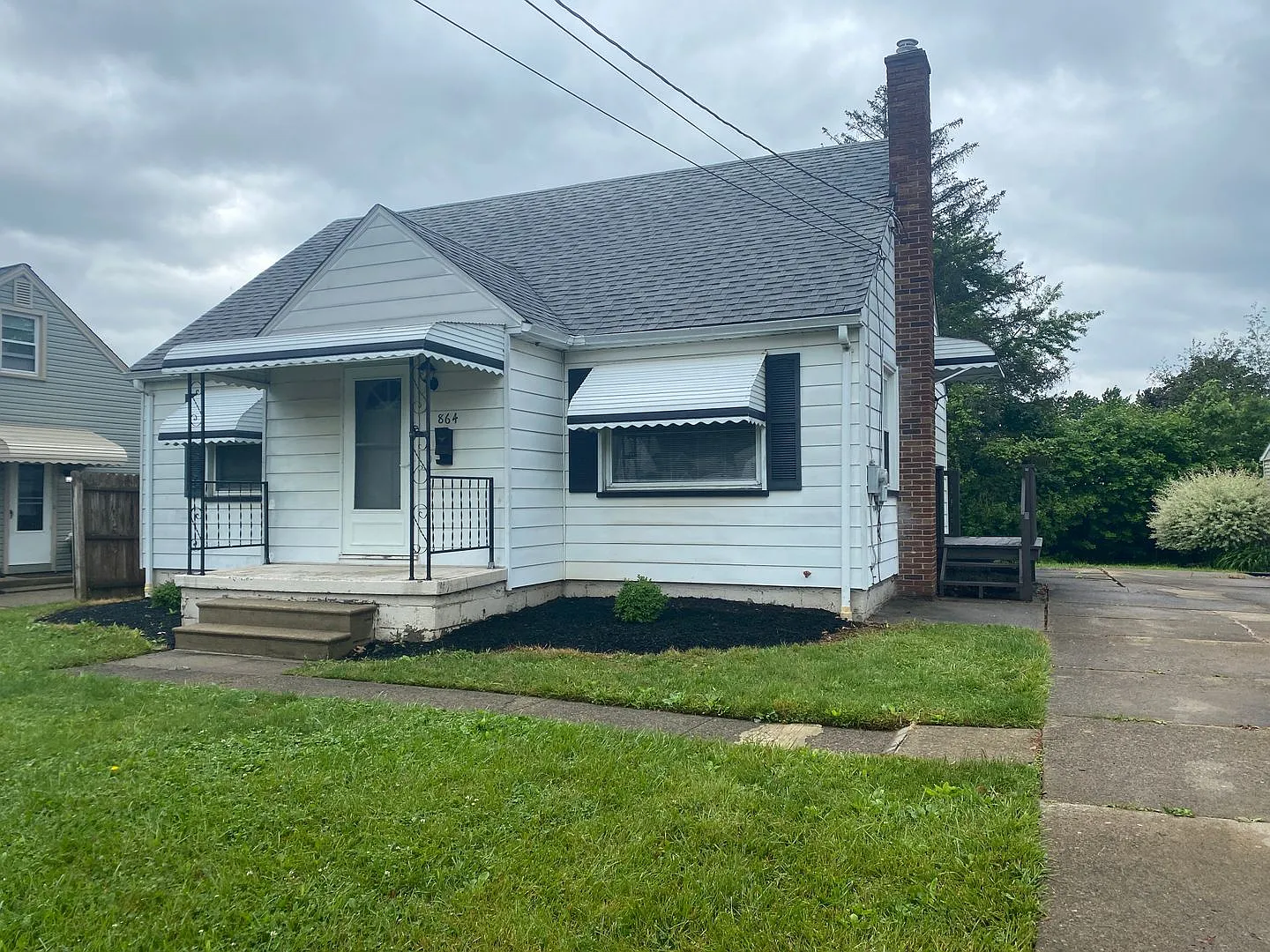 864 Gary Ave photo 1