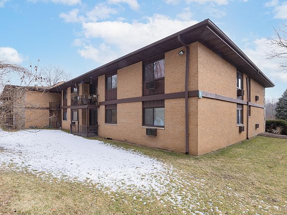 3rd image of 8 E Lawrence Park Dr Unit 7