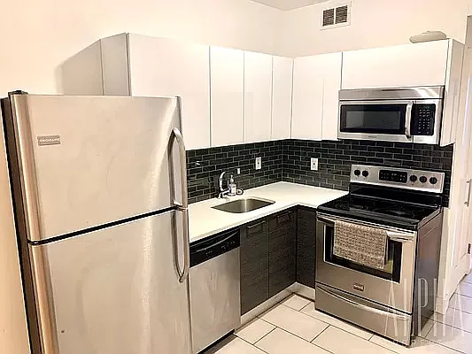 354 E 20th St #8 — Photo 6