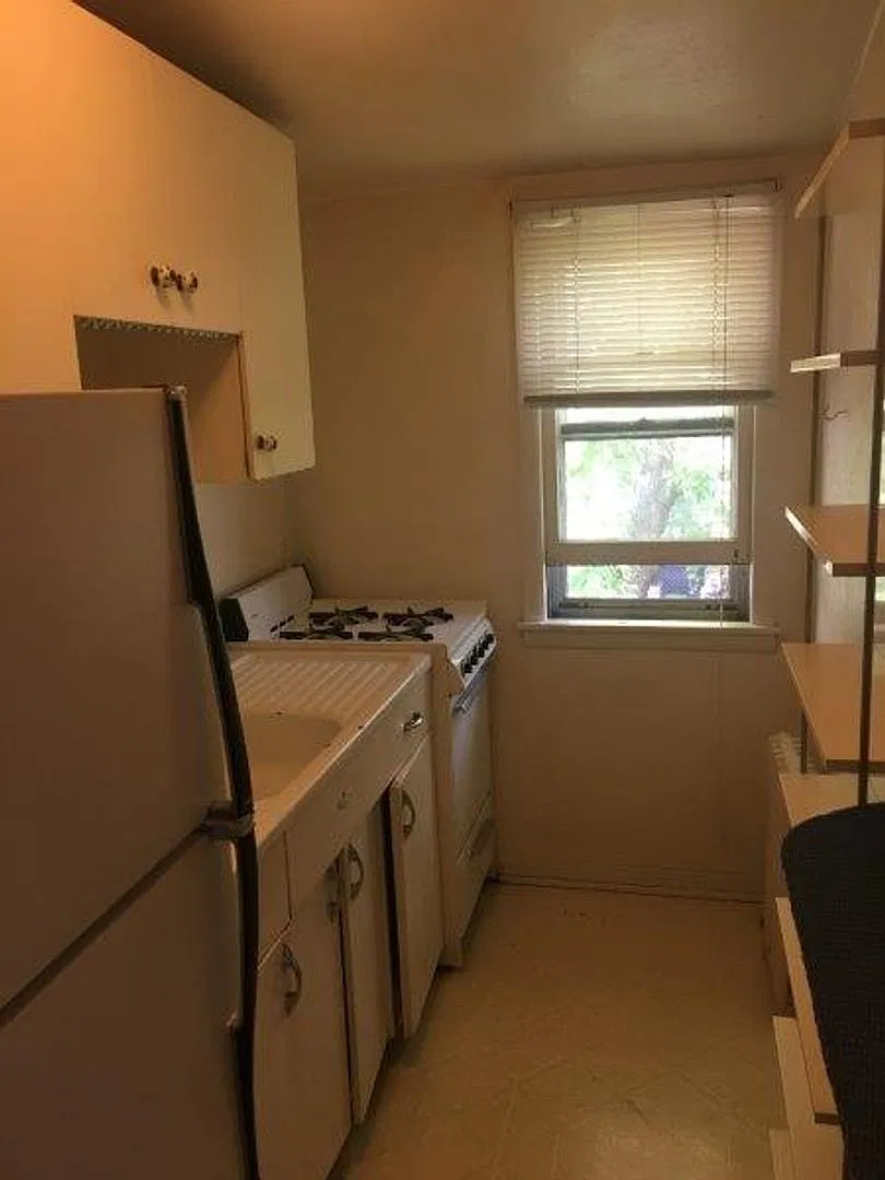 121 East Gilman Street — Photo 3