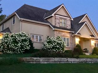 6104 SW 39th Cir, Topeka, KS 66610