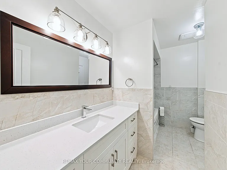 36 Roseville Dr #UPPER — Photo 23