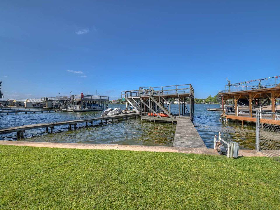 1st image of 254 E Lakeshore Dr