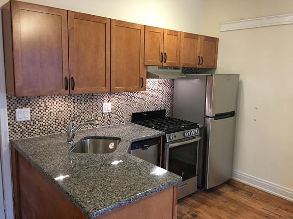 4th image of 4020 N Clarendon Ave APT 2F