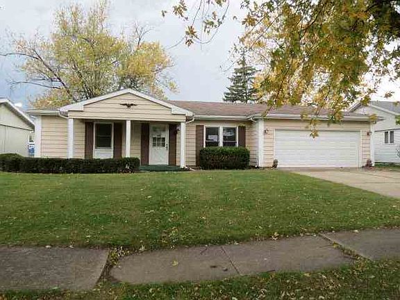 2nd image of 2905 N Richmond Dr