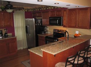 701 Chandler Rd, Gurnee, IL 60031