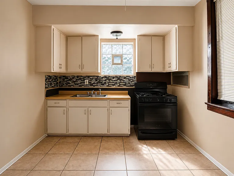 1528 E 74th Pl #1W — Photo 10