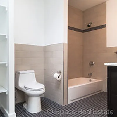 Rented by Space Real Estate | media 29