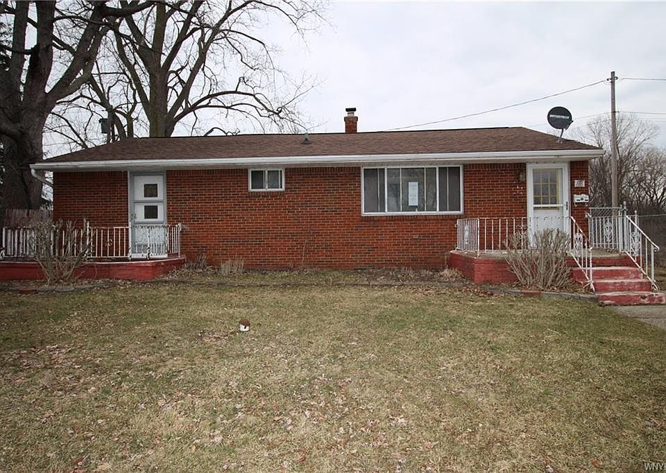 1st image of 166 Sharon Pkwy