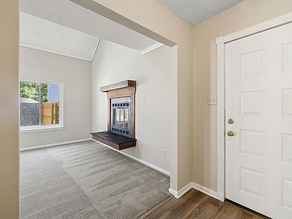 5th image of 1608 Hinton Ct