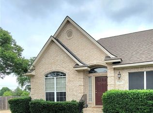 213 Fraternity Row, College Station, TX 77845