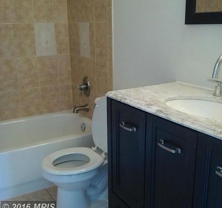 2nd image of 5157 Race Pointe Pl