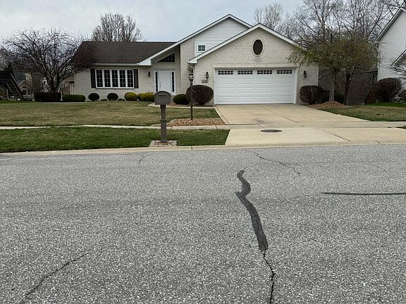 2nd image of 2746 Camelot Dr