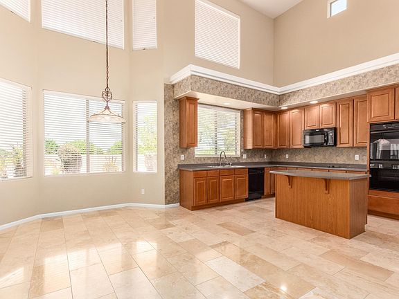5th image of 6018 N 133rd Dr