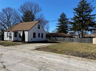 1627 N Prairie Ave, Crest Hill, IL 60403