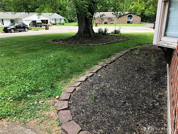 3rd image of 617-621 N Sherry Dr