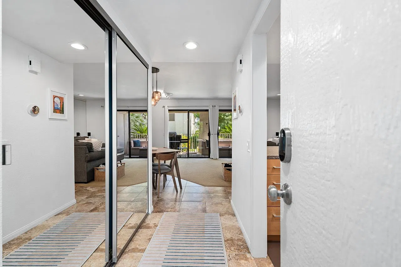 2 bed, 1034 sqft, $5,500 — Photo 1
