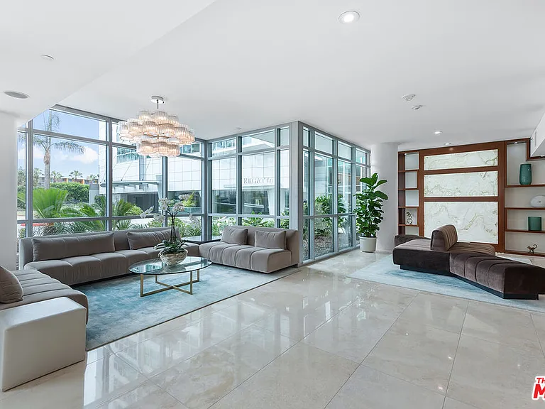 13650 Marina Pointe Dr #906 — Photo 49