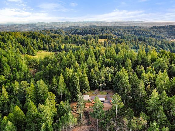 4th image of 18000 Willow Creek Road