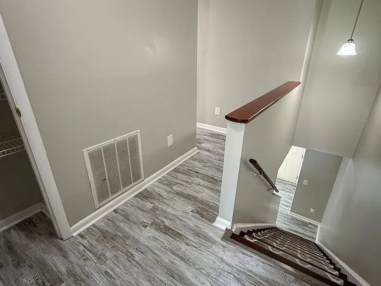 912 Pineland Ave #5 — Photo 8