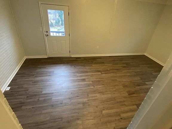 5th image of 149 Southdale Dr