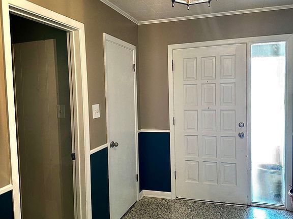 4th image of 1304 Walnut Dr