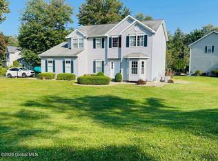 4 Lupe Way, Schenectady, NY 12304