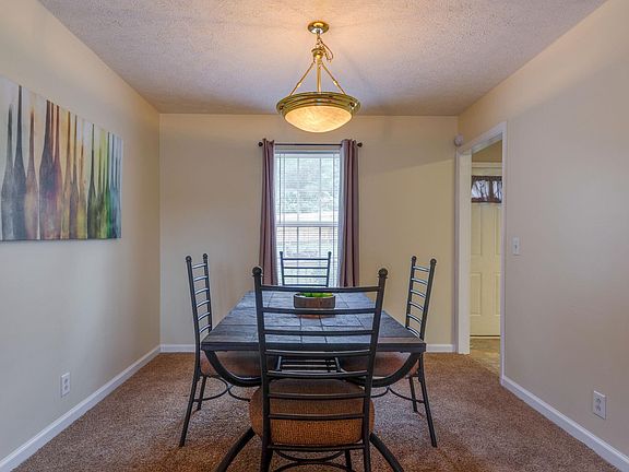 4th image of 3060 Chateau Valley Dr