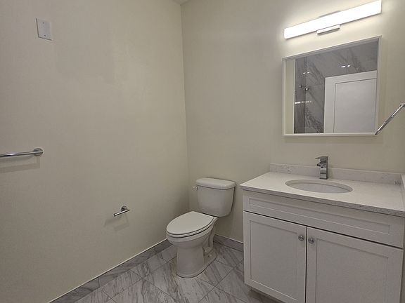 4th image of 750 Vose Ave #206