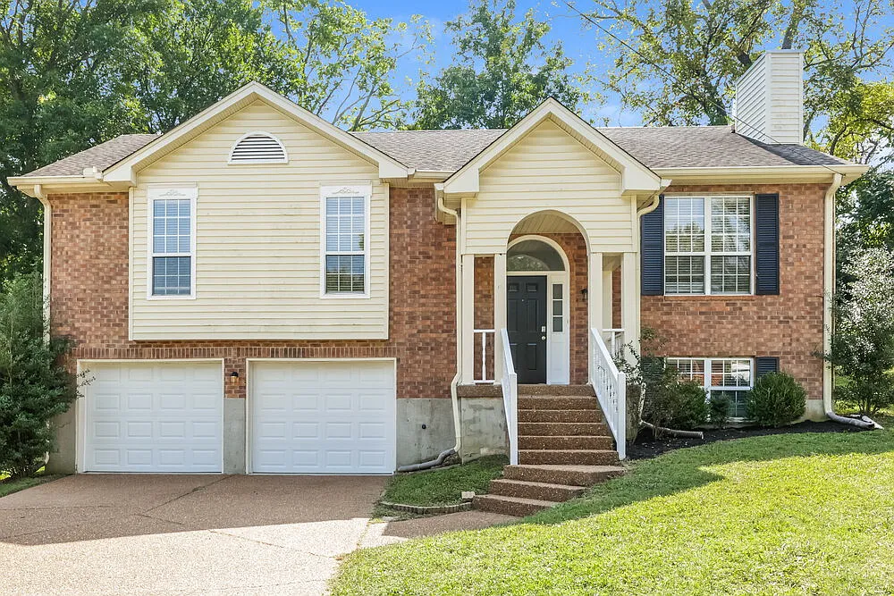 4 bed, 2.0 bath, 2036 sqft, $2,330 — Photo 1