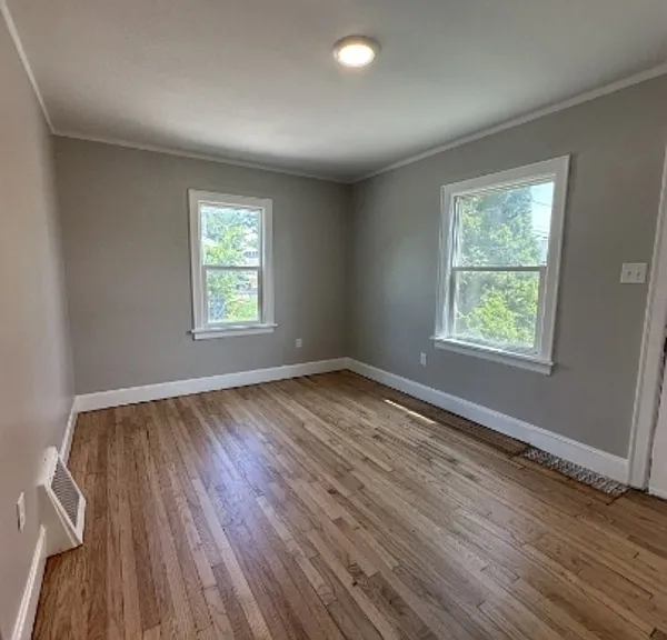 612 13th St NW — Photo 9