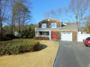 35 Andiron Ln, Brookhaven, NY 11719