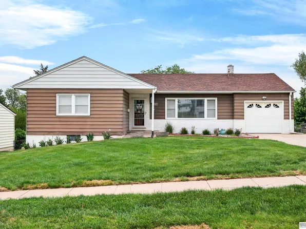1220 Bellaire Blvd, Bellevue, NE 68005