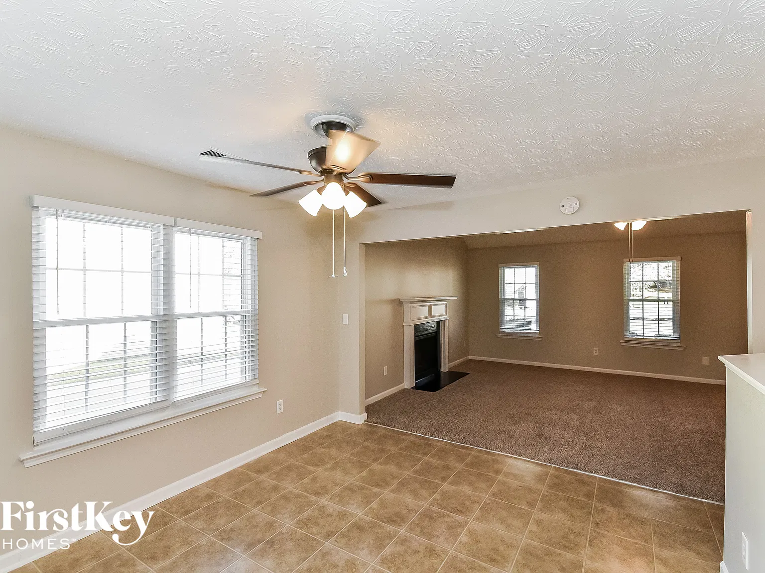 4 bed, 2.5 bath, 2362 sqft, $2,525 — Photo 3