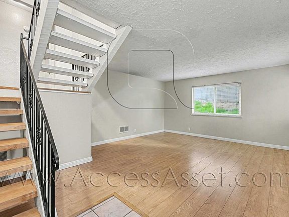 3rd image of 16395 Stevens Ave
