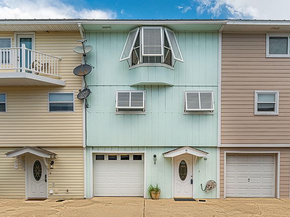 3rd image of 445 Gulf Shore Dr Unit 6