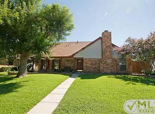 2204 Big Bend Dr, Carrollton, TX 75007