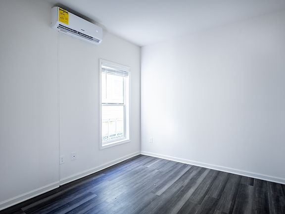 5th image of 1357 Finley St NE Unit C