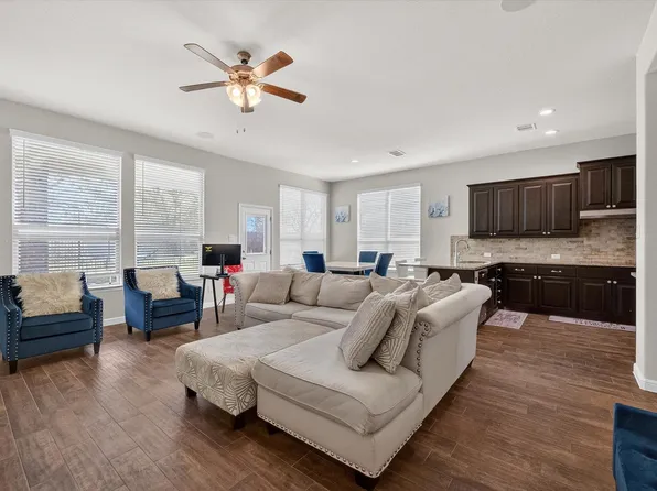 7815 Kettle Creek Dr, Arlington, TX 76001