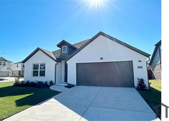 3 bed, 1808 sqft, $2,650 — Photo 2