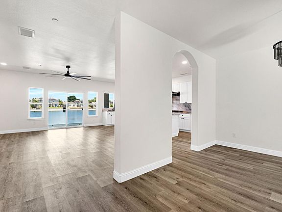 3rd image of 8215 Lake Shore Dr