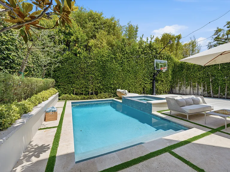 108 S Poinsettia Ave — Photo 2