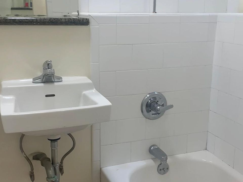 2nd image of 1664 Larkin St APT 24