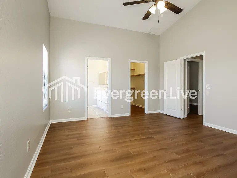 6038 N 68th Dr — Photo 8